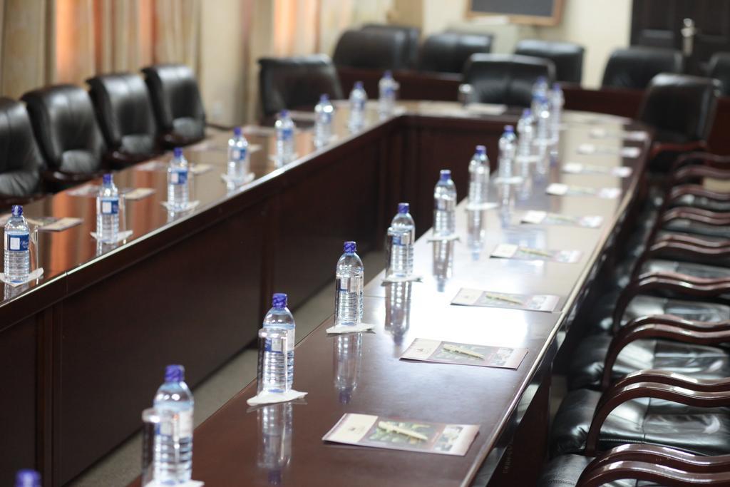 City Royal Resort Hotel Kyambogo  Luaran gambar