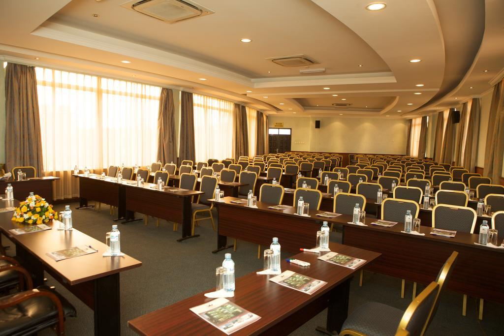 City Royal Resort Hotel Kyambogo  Bilik gambar