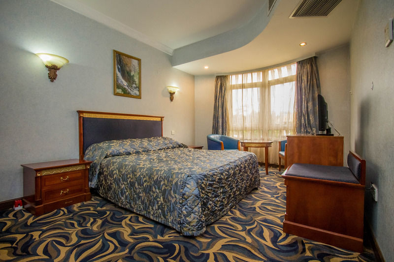 City Royal Resort Hotel Kyambogo  Luaran gambar