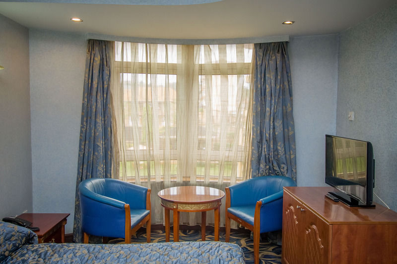 City Royal Resort Hotel Kyambogo  Luaran gambar