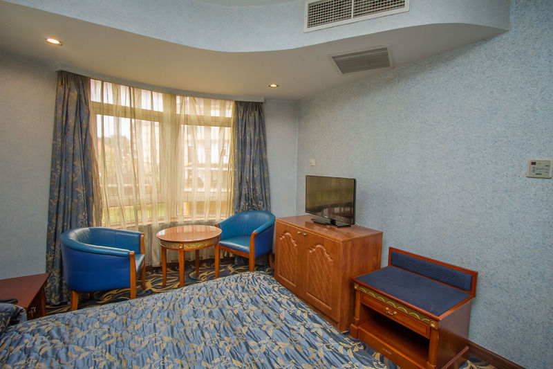 City Royal Resort Hotel Kyambogo  Luaran gambar