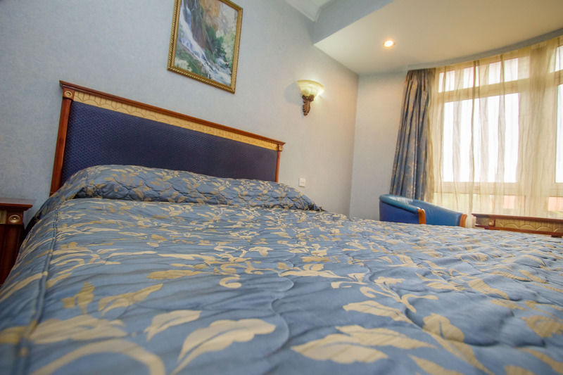 City Royal Resort Hotel Kyambogo  Luaran gambar