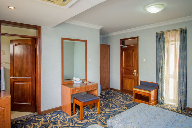 City Royal Resort Hotel Kyambogo  Luaran gambar
