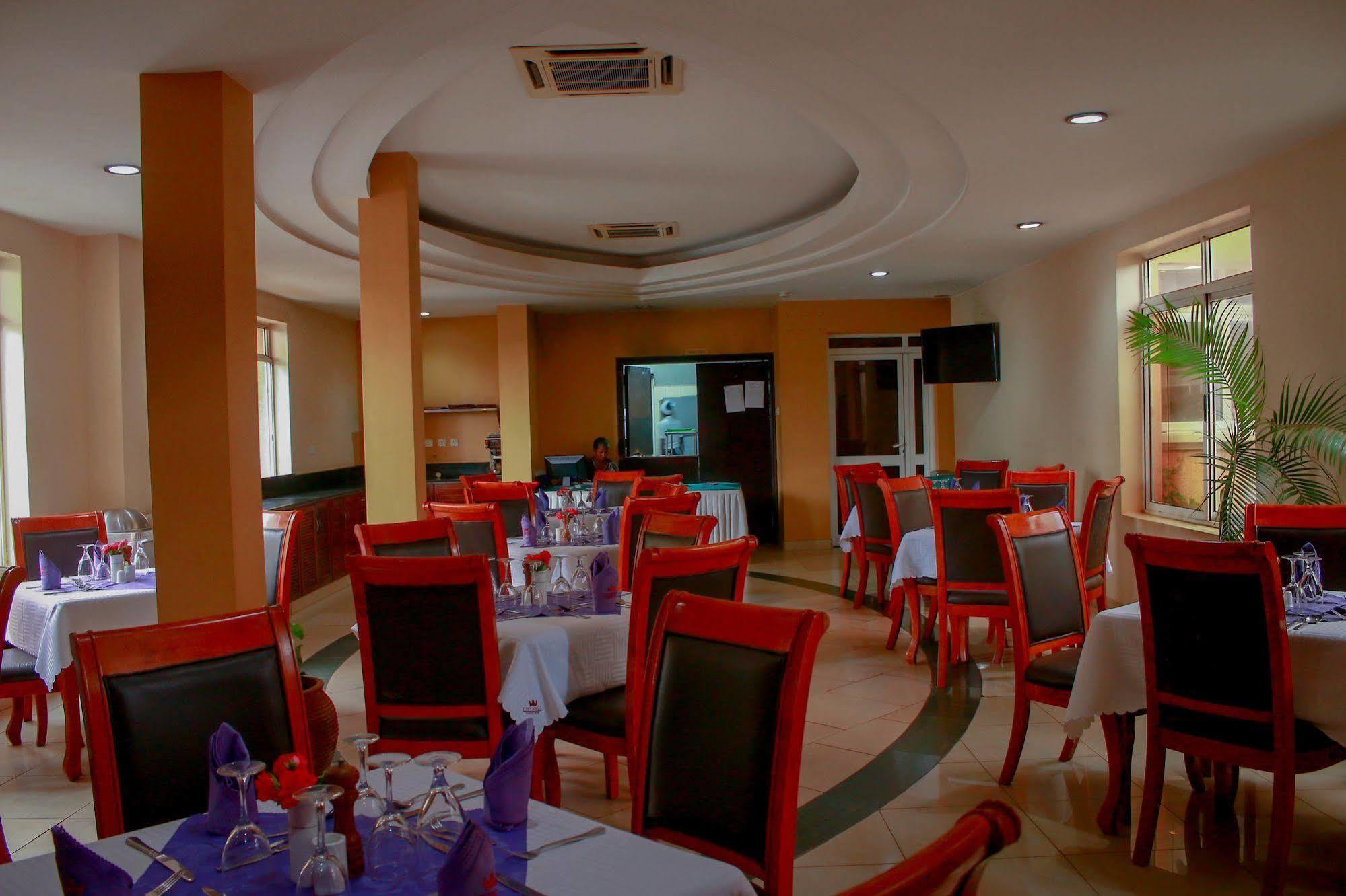 City Royal Resort Hotel Kyambogo  Luaran gambar