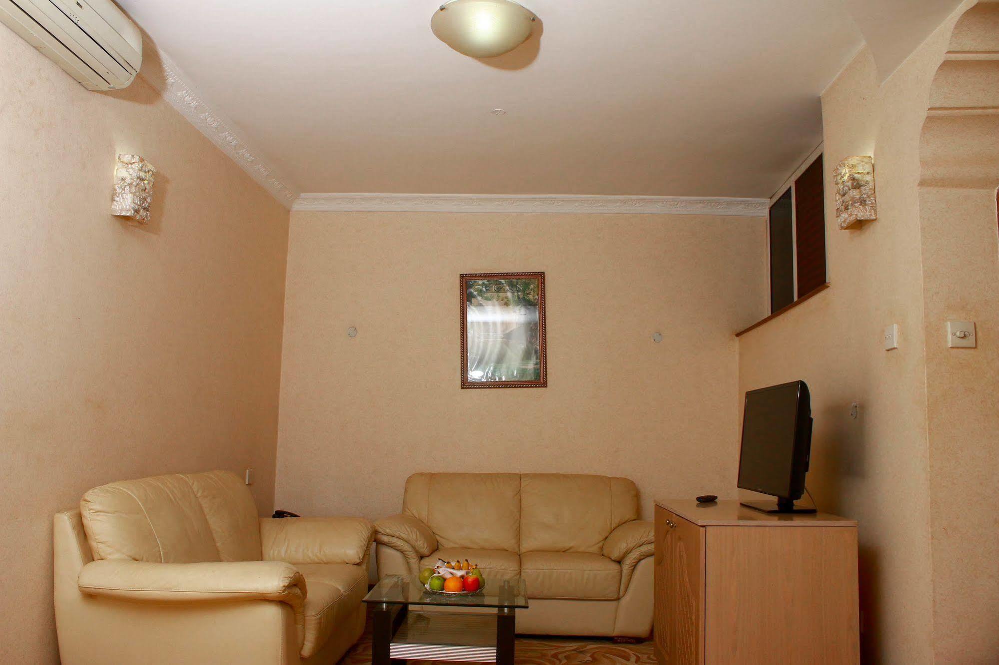 City Royal Resort Hotel Kyambogo  Luaran gambar