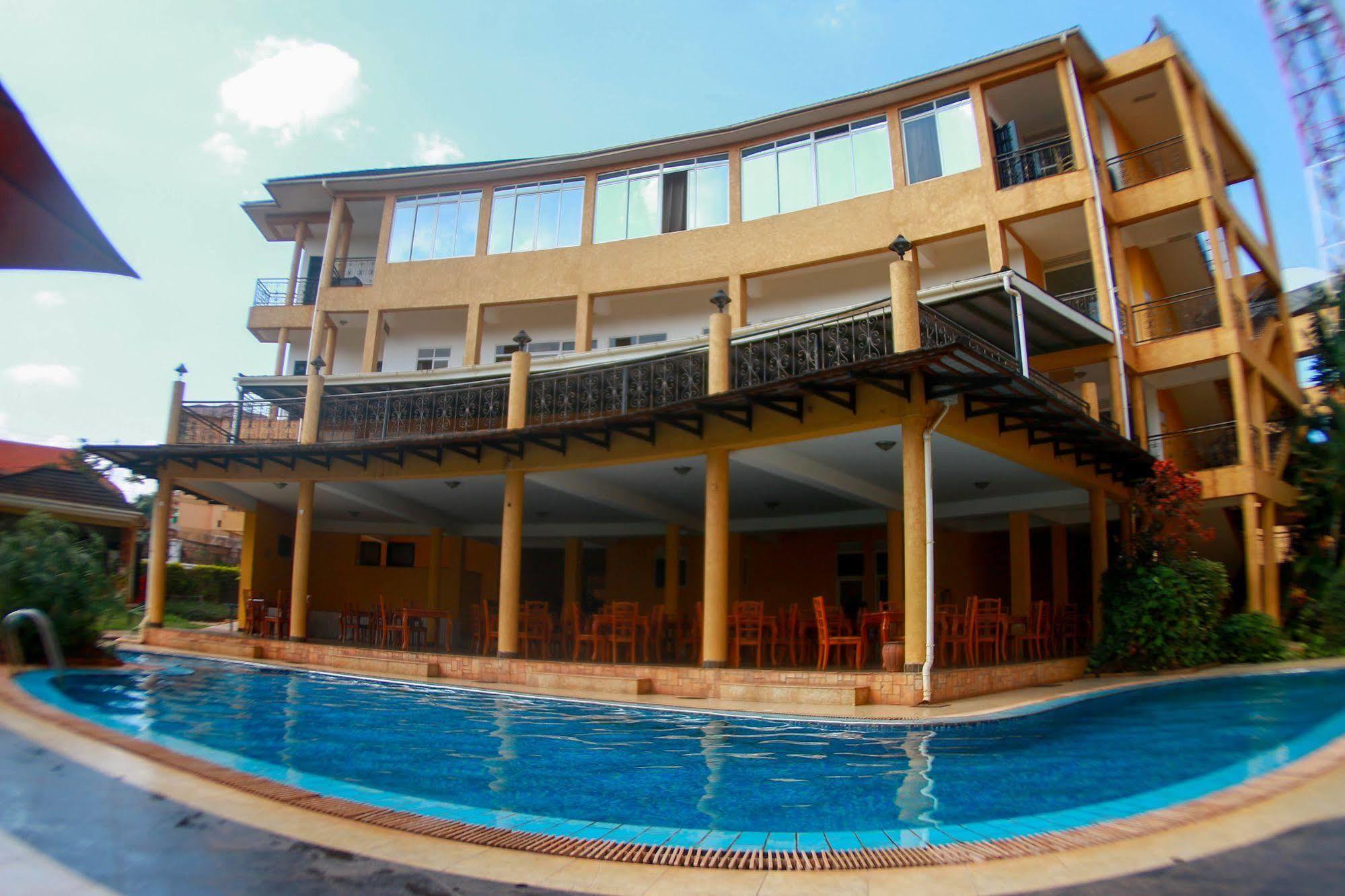 City Royal Resort Hotel Kyambogo  Luaran gambar
