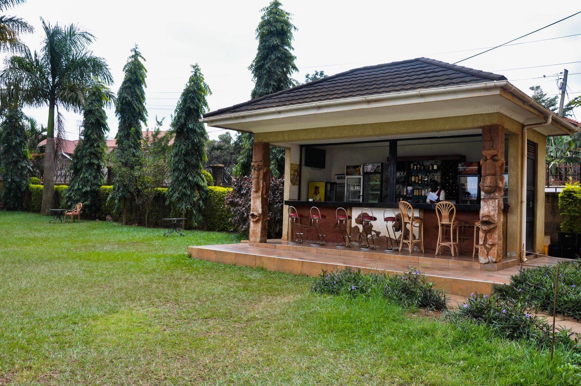 City Royal Resort Hotel Kyambogo  Luaran gambar